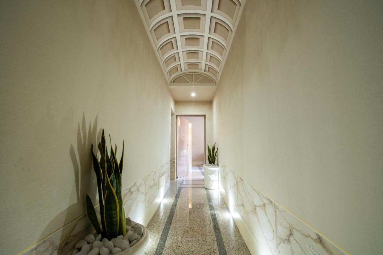 Noble Floor - Luxury Apartment Лука Екстериор снимка